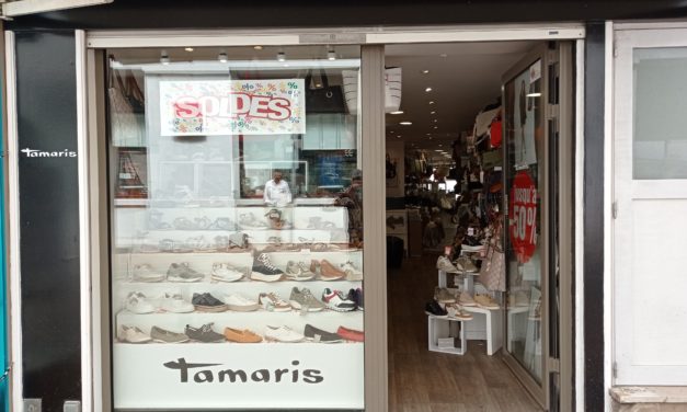 DÉCOUVREZ LA BOUTIQUE DE CHAUSSURES (confort, élégance, chic…) ET SACS ZOHRA TAMARIS À GRANVILLE. SPÉCIALISTE DES SACS VINTAGE POUR FEMMES. Nombreuses idées cadeaux.