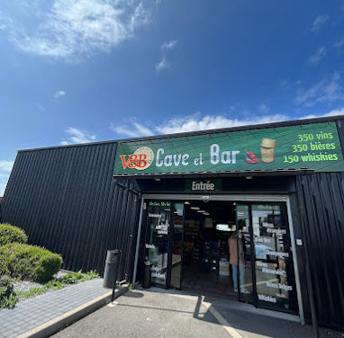 V AND B VOTRE CAVE ET BAR À FOUGÈRES. DÉCOUVREZ NOS NOUVEAUTÉS, NOS PROMOS DU MOMENT, NOS Soirées ET DE NOMBREUSES IDÉES CADEAUX ICI ! Plus DE 1000 BIÈRES, VINS, SPIRITUEUX SUR PLACE OU À EMPORTER !